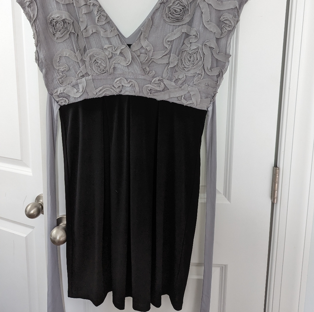 Dressed - Picture 2 of 8